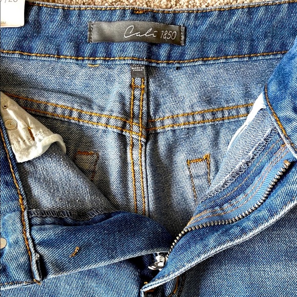 Cali-1850 Blue Denim Studded Festival Shorts Sz 7/28 - Picture 14 of 15